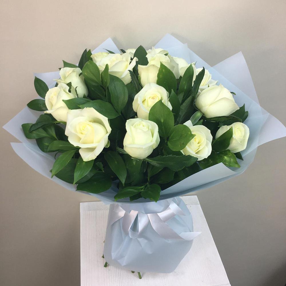 Букет 15 Белых роз Проуд в Пивоварихе
