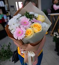 Букет цветов из:  Герберы, Розы и Хризантемы в Пивоварихе
