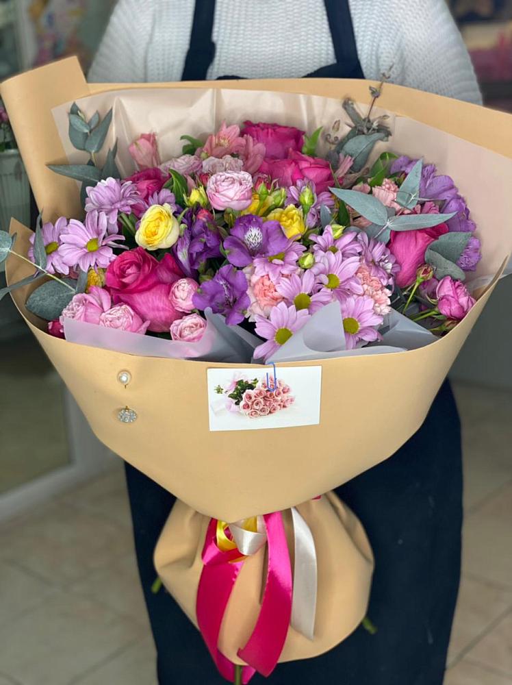 Букет цветов из: Хризантемы, Гвоздики и Альстромерии в Пивоварихе