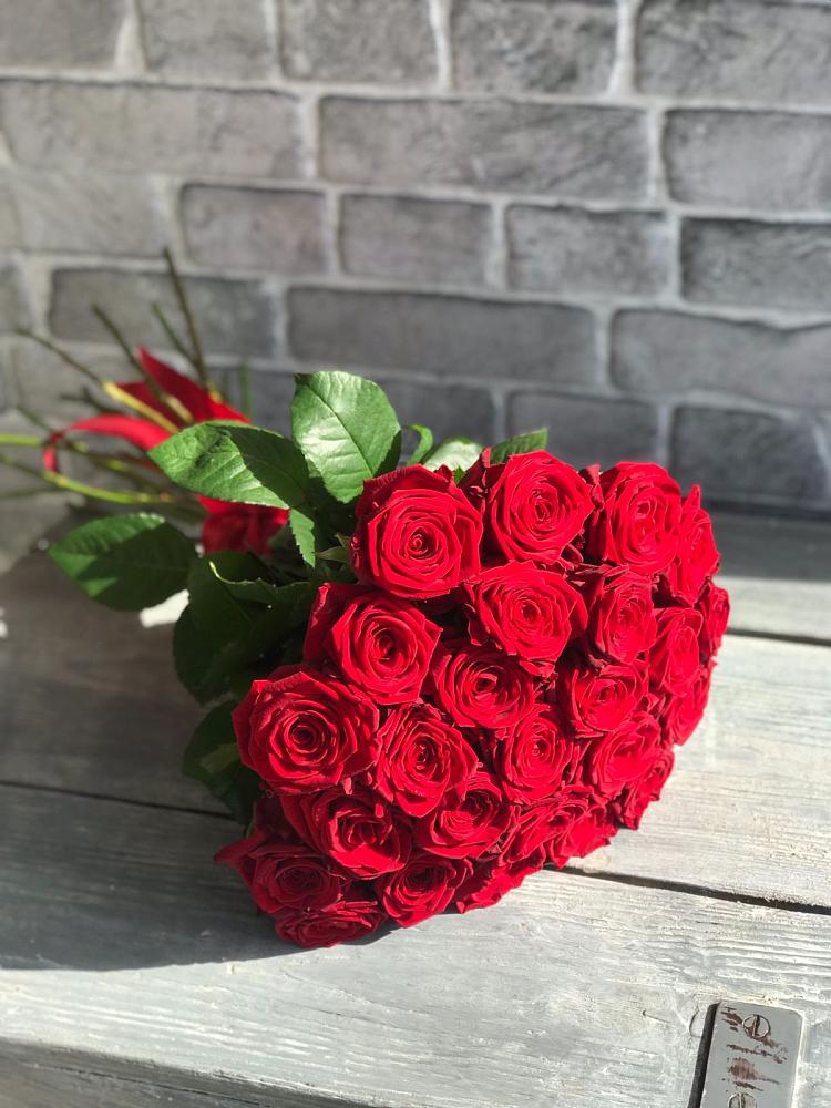 Букет Красные розы Фридом в Пивоварихе