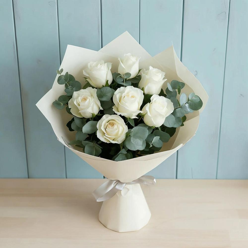 Букет Белые розы в Эвкалипте в Пивоварихе