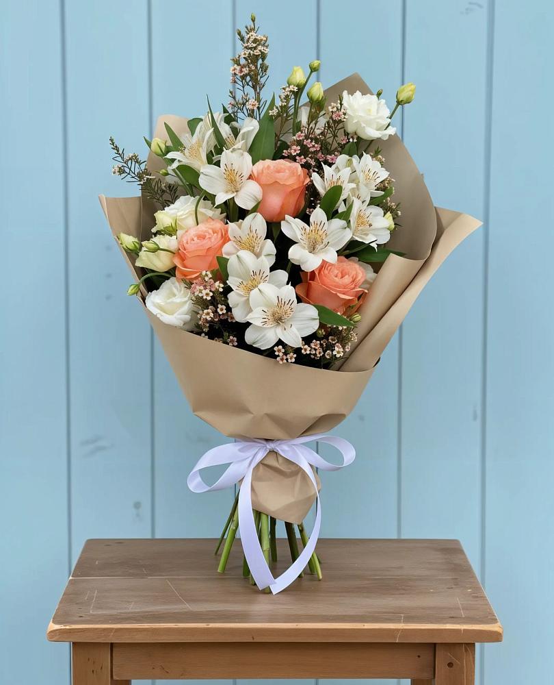 Букет цветов из: Альстромерии, Лизиантусы, Розы и Хризантемы в Пивоварихе